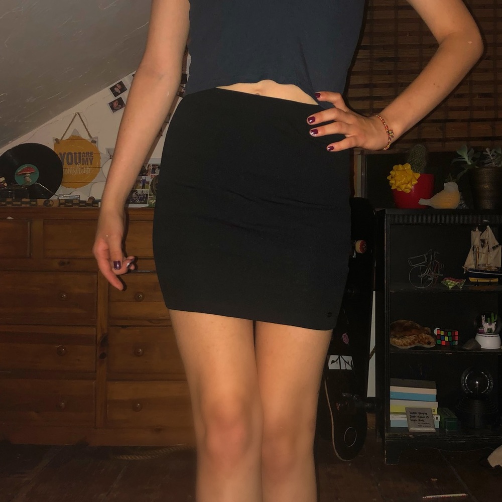 Black tight high waisted skirt